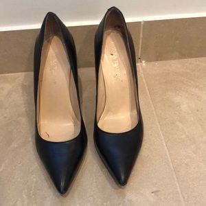 Leather sole black pointy toe heels